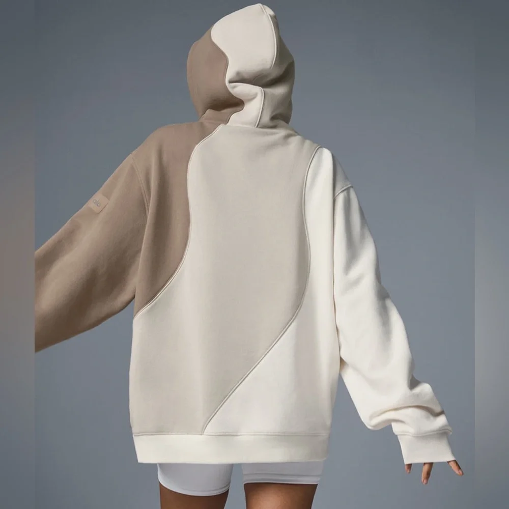 Alo Yoga Make Waves Colorblock Fleece Sweatshirt Hoodie in Ivory/Bone/Grave